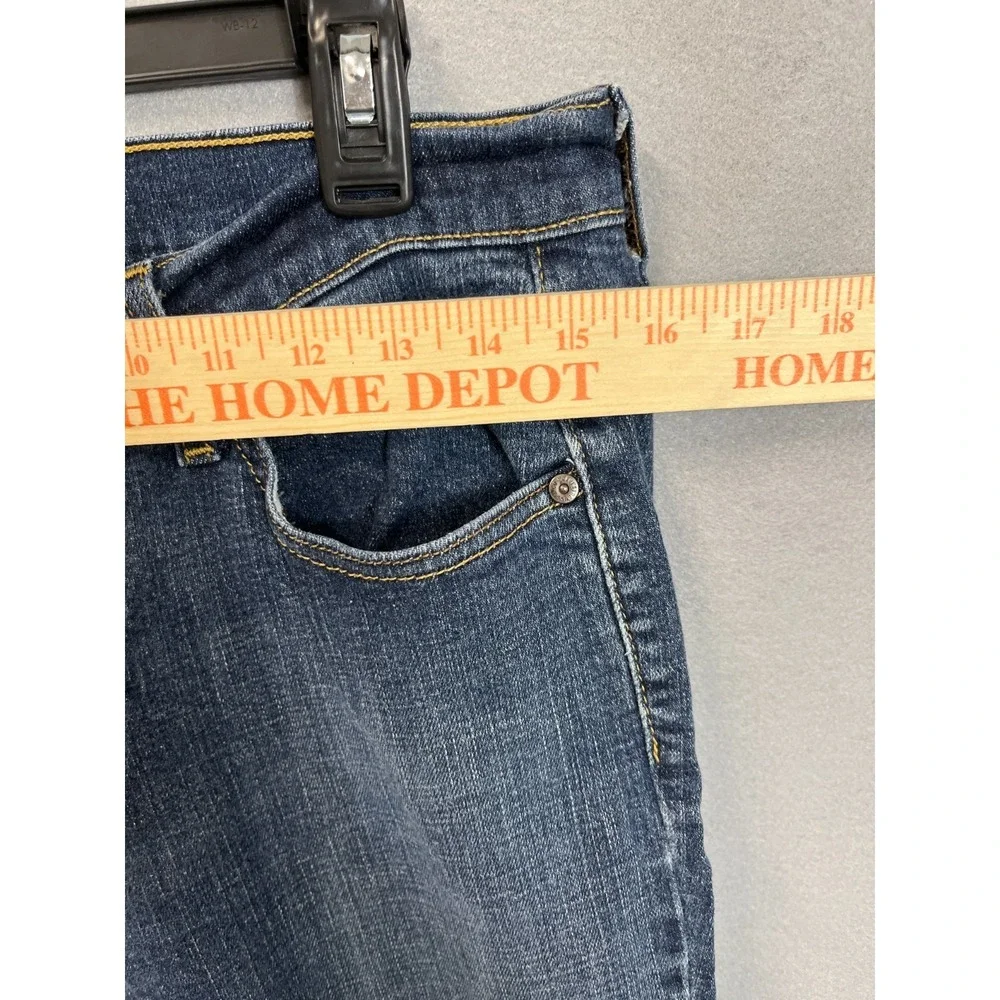 Levi's 515 Jeans Womens 32W Blue Denim Medium Wash‎ Everyday Wear Bootcut Leg